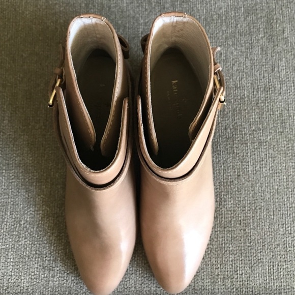 π π Has cute bows!! Almost new! Kate Spade Brandi Ankle Bootie w/ box. Sz10 π - Picture 4 of 8